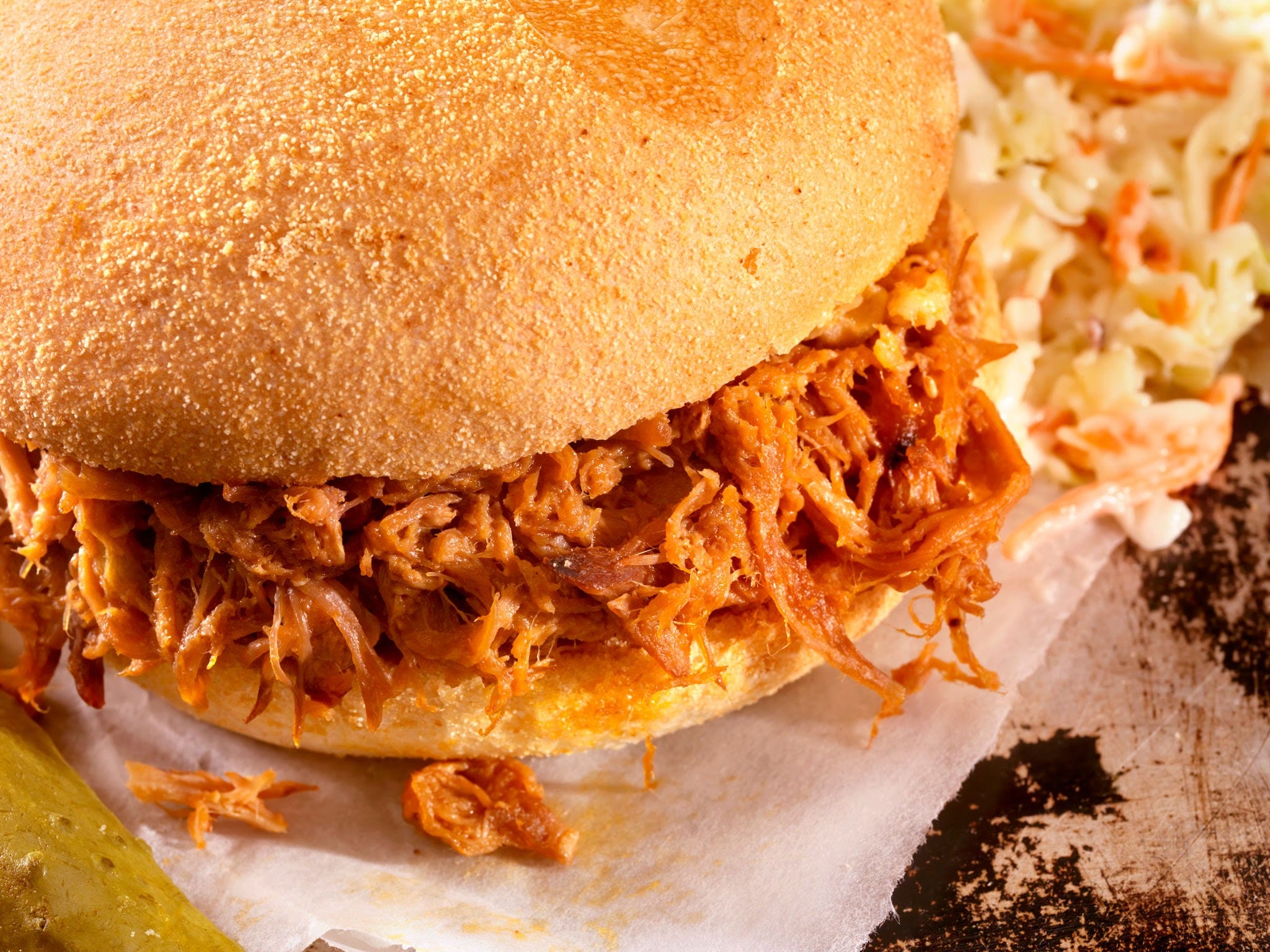 Slow Cooker Texas-Style Pulled Pork Sandwiches